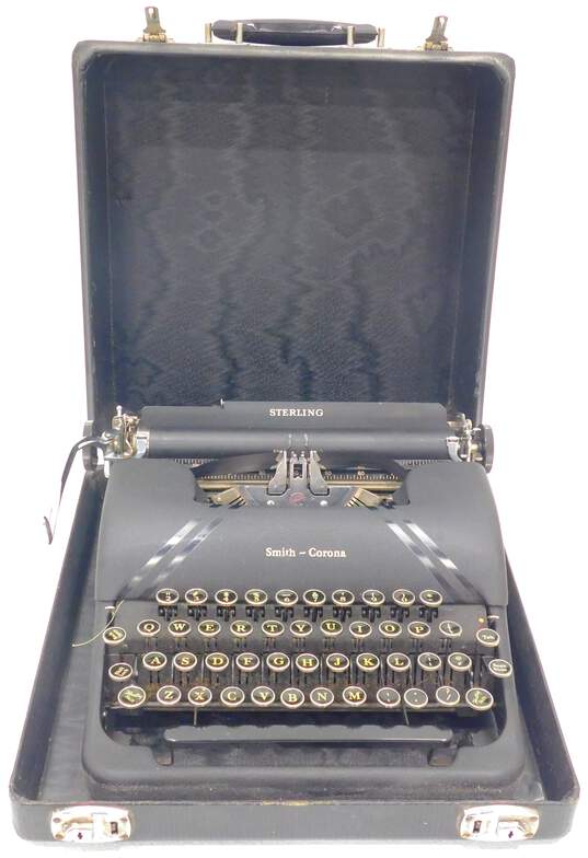Vintage 1940's Smith Corona Sterling 4A Series Black Manual Typewriter With Case image number 1