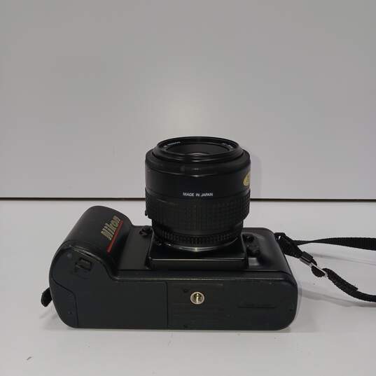 AF N4004 35mm Camera With Travel Case image number 5
