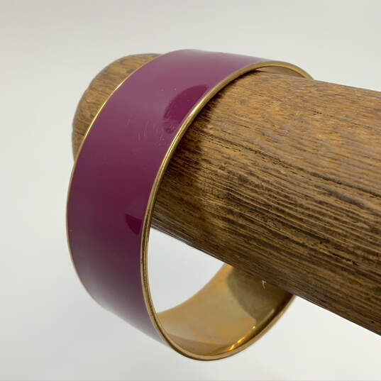 Designer J. Crew Gold-Tone Purple Enamel Round Shape Bangle Bracelet image number 2
