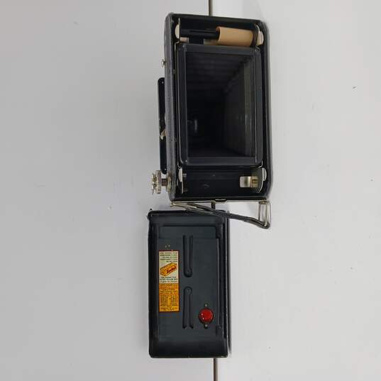 Black Vintage Jiffy Six-20 Camera w/ Leather Case image number 2