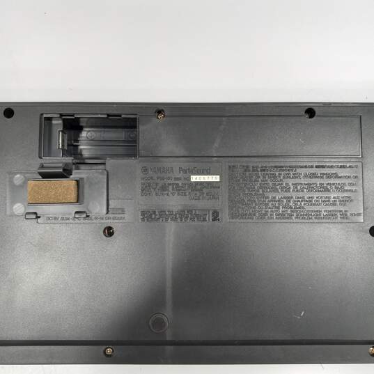 Black Yamaha PSS-130 Digital Keyboard image number 2