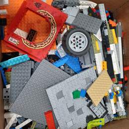 8Lbs Bundle of Assorted Toy Building Blocks