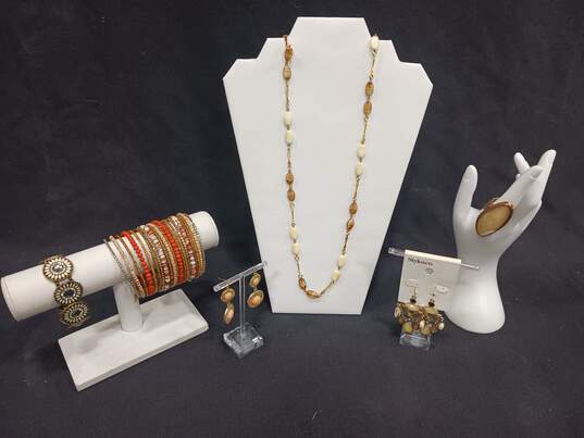 6pc Assorted Fashion & Costume Jewelry Bundle image number 1