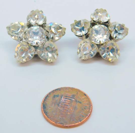 Vintage Weiss Floral Icy Rhinestone Silver Tone Clip On Earrings 12.1g image number 4