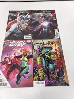Bundle of 12 Assorted Marvel Comics alternative image