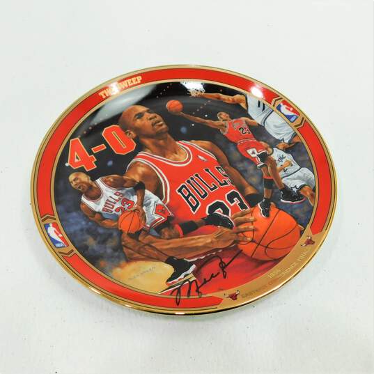Michael Jordan "The Sweep" Bradford Exchange Plate w/ COA image number 2