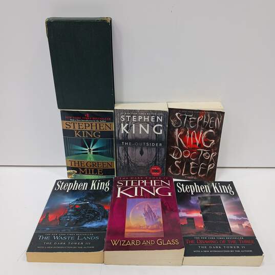 Lot of 6 Paperback Stephen King Books image number 1