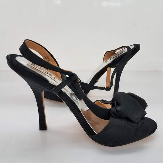 Badgley Mischka Women's Floral Black Heels Size 8 image number 2