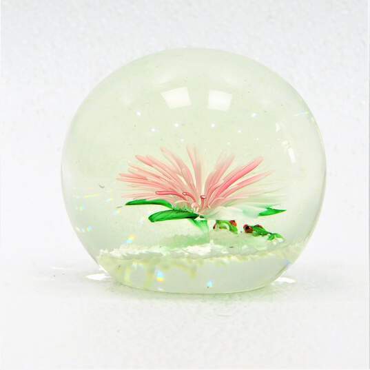 Vintage Murano Style Art Glass Flower & Frogs Paperweight image number 2