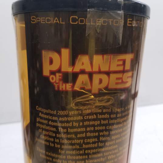 Hasbro 10940 Signature Series Planet of The Apes Gorilla Soldier Action Figure image number 3