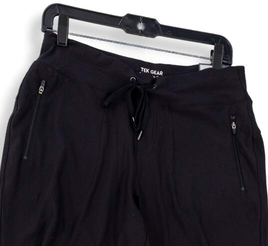 NWT Womens Black Mid Rise Pockets Straight Leg Capri Pants Size Medium image number 3