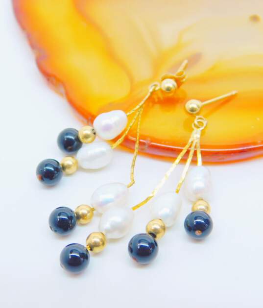 14K Gold White Pearl Onyx & Ball Beaded Cobra Chains Tassel Drop Post Earrings 2.0g image number 2