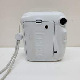 Fujifilm instax mini 11 Instant Film Camera Ice White alternative image