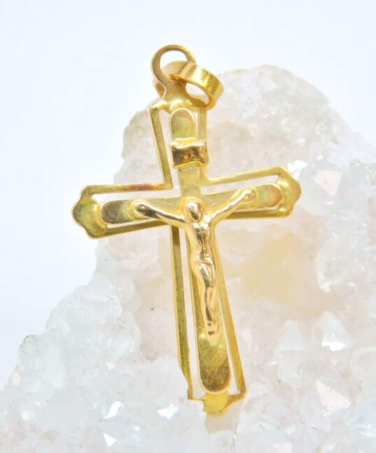 14K Yellow Gold Cross Crucifix Pendant 1.7g image number 2