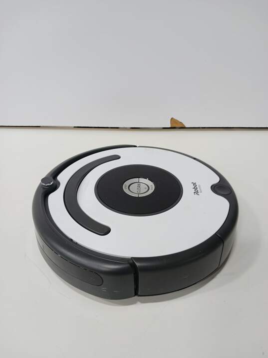 iRobot Roomba 670 Robot Vacuum w/ Charging Dock image number 6