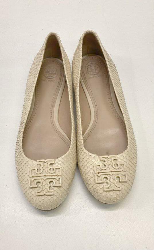 Tory Burch Ivory Flats Casual Shoe Women 7.5 image number 5