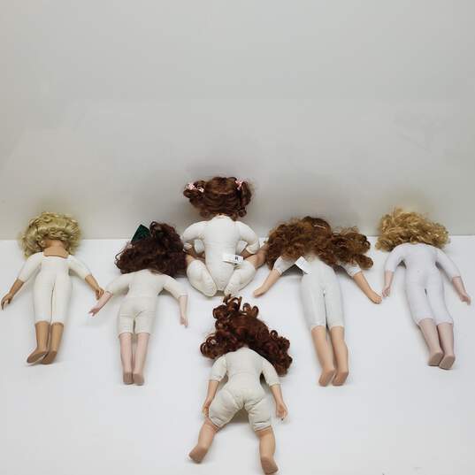 x6 VTG. Assorted Lot 1990s Porcelain Dolls W/Curly Hair Fabric Body Approx. 15 In. L image number 4