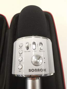 Bonoak White Wireless Microphone with Case alternative image