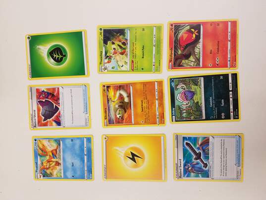 (400 Plus) Assorted Pokémon TCG Common And Uncommon Trading Cards image number 3