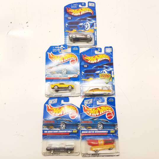 Lot of 10 Hot Wheels image number 3