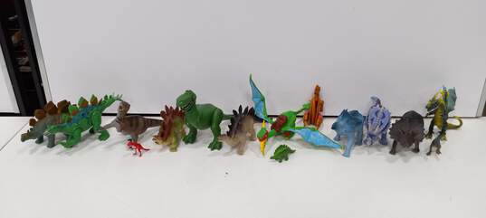 Mixed Lot Of Assorted Toy Dinosaurs Action Figure Bundle image number 1