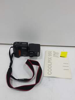 Black Nikon Coolpix E 950 Digital Camera W/Instructions
