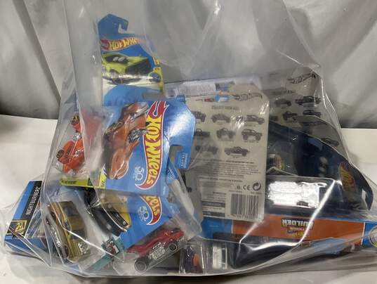 lot Of Hot Wheels image number 1