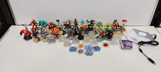 6 Pound Bundle of Assorted Disney Infinity Figures image number 1