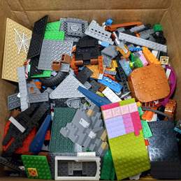 9 Lb Bundle of Legos