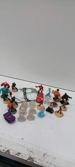 25pc Bundle of Disney Infinity Characters and Plate