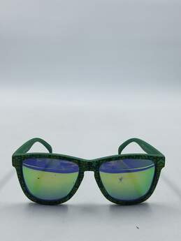Goodr Green Tourist Trap Sunglasses alternative image