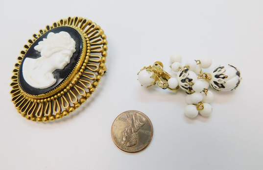 Vintage Vendome Earrings w/ Black & Milk Glass Cameo Costume Jewelry 121.2g image number 4