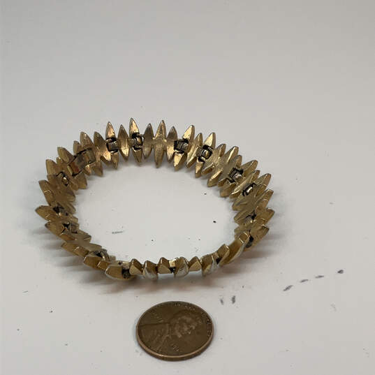 Designer Trifari Two-Tone Linked Fold Over Clasp Fashionable Chain Bracelet image number 3