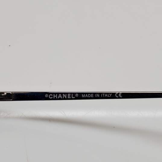 AUTHENTICATED CHANEL 4017 PURPLE GRADIENT RIMLESS SUNGLASSES W/ CASE image number 5