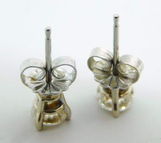 14K White Gold 0.72 CTTW Round Diamond Stud Earrings 0.8g image number 2