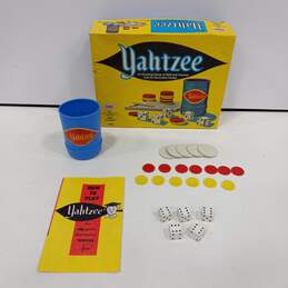 Vintage 1973 E.S. Lowe Milton Bradley Yahtzee Game alternative image