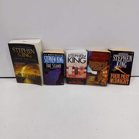 Bundle of 5 Assorted Stephen King Paperback Novels image number 1