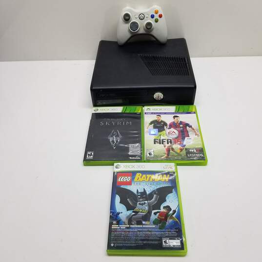 Microsoft Xbox 360 Slim 4GB Console Bundle with Controller & Games #11 image number 1