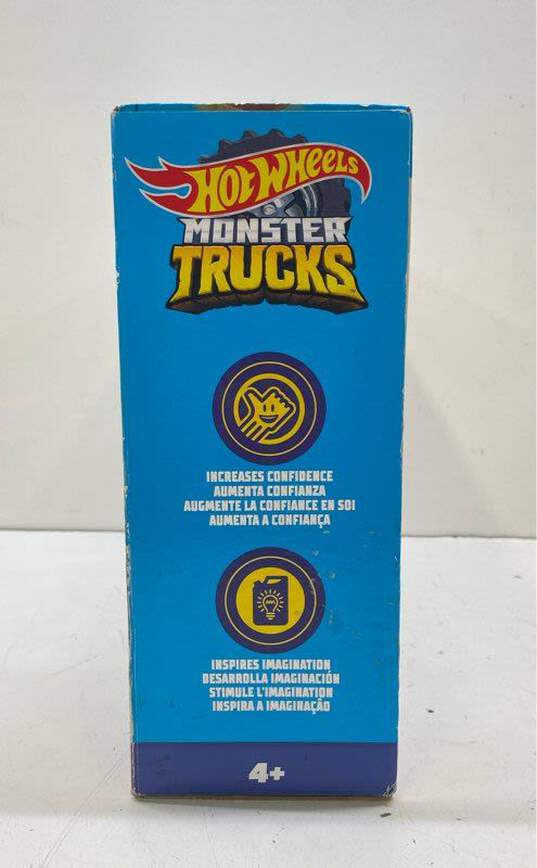 Hot Wheels Monster Trucks Demo Derby image number 2