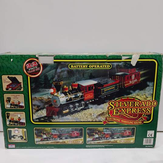 Silverado Express Battery-Operated Train Set image number 2