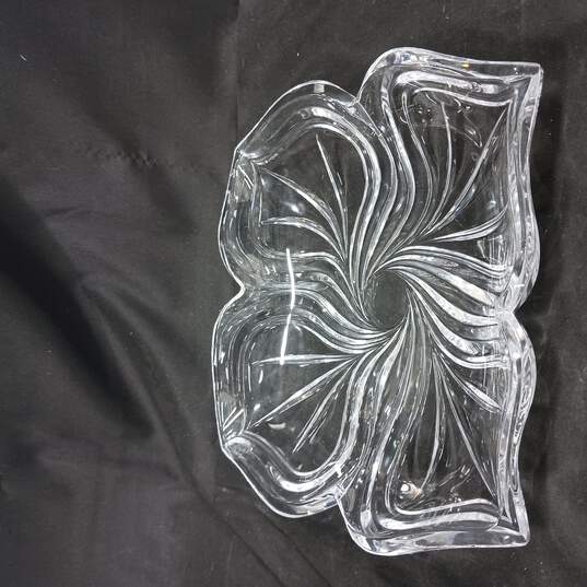 Carved Crystal Four Leaf Clover Dish image number 1