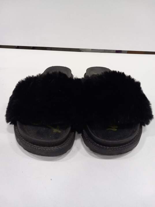 Sam Edelman Women's Black Fuzzy Sandals Size 11 image number 2