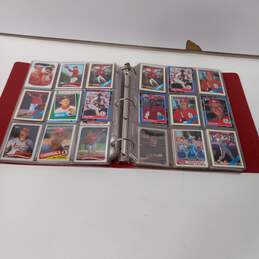3.5lb Bundle of Assorted Baseball Sports Trading Cards In Binder alternative image