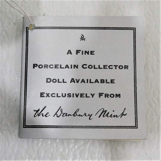 Danbury Mint Judy Belle Once Upon A Time Grandmother W/ Grandbaby Porcelain Dolls IOB image number 4