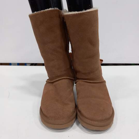 Ugg Boots Womens  size 6 image number 2