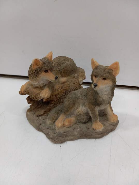 4pc Set of Wolf Figurines image number 3