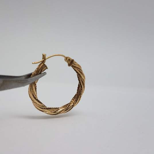 10k Gold Vintage Twist Round Hoop Earrings 1.8g image number 4