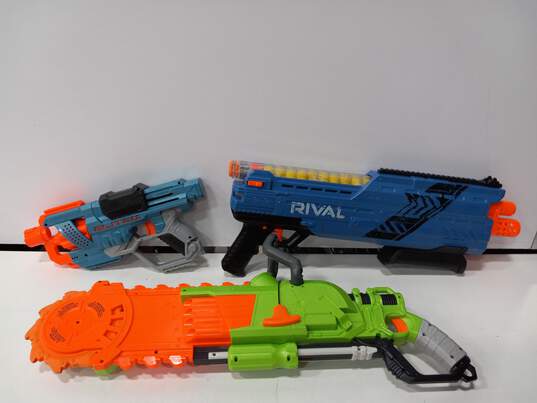 Bundle of Six Assorted Nerf Blaster Toys image number 5