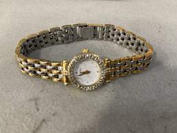 Womens 98R24 Gold-Tone Stainless Steel Round Shape Analog Wristwatch 25.8g alternative image