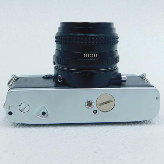 VNTG Minolta Brand XG9 Model Film Camera w/ Flash and Lenses image number 6